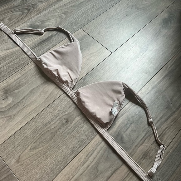 Aerie bikini top size medium - Picture 4 of 4